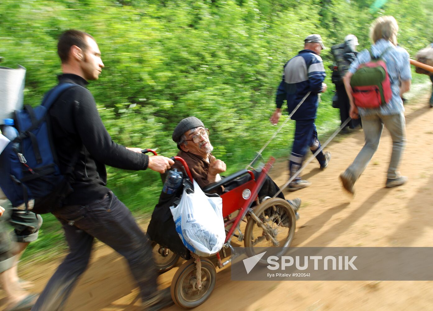 Cross Procession to Velikaya River in Kirov Region