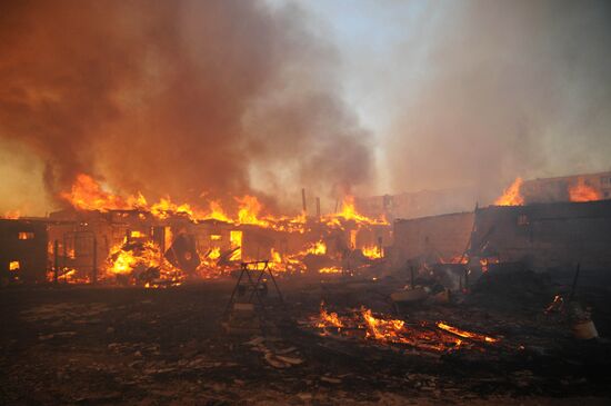 Fire in Novaya Melnitsa farm in Novgorod Region