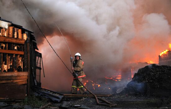 Fire in Novaya Melnitsa farm, Novgorod Region