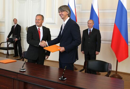 Russian Prime Minister Vladimir Putin visits MIIT