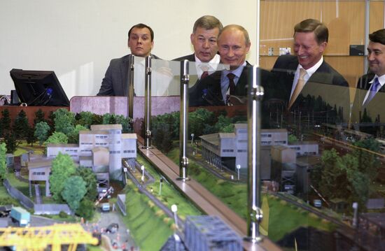 Russian Prime Minister Vladimir Putin visits MIIT