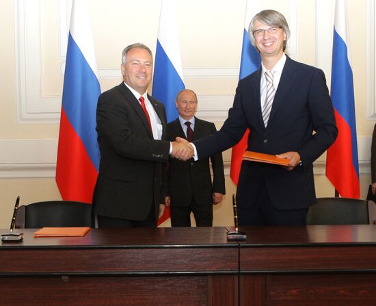 Russian Prime Minister Vladimir Putin visits MIIT