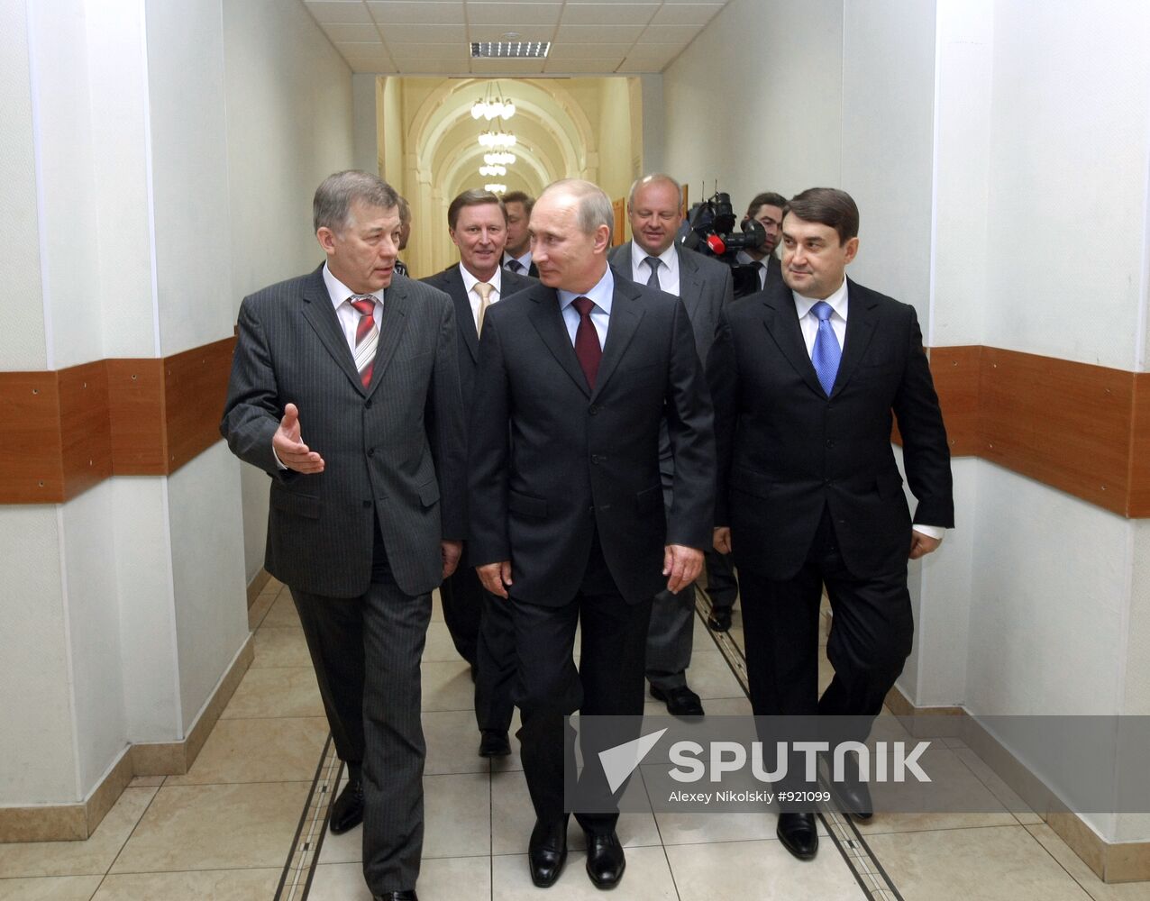 Russian Prime Minister Vladimir Putin visits MIIT