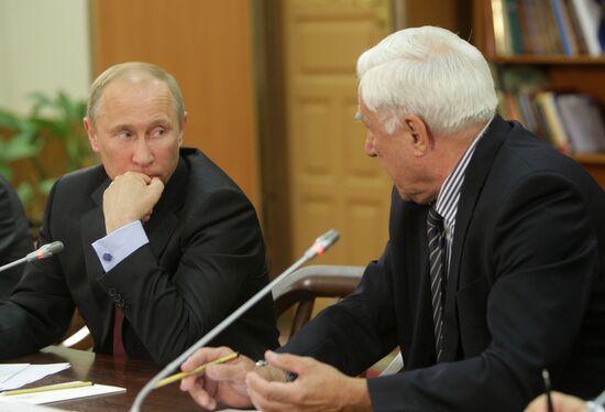 V. Putin meets presidium members of Russian Transport Union