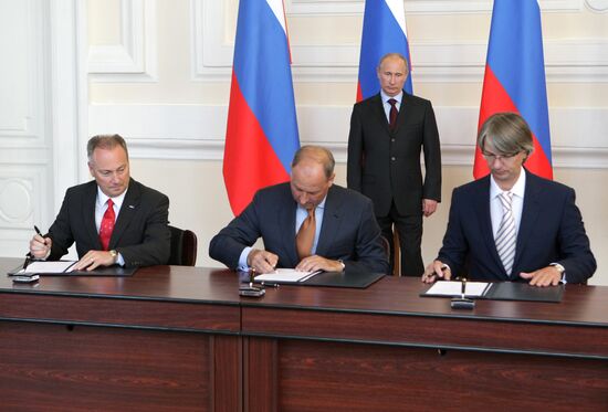 Russian Prime Minister Vladimir Putin visits MIIT