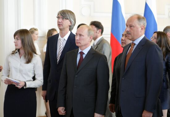 Russian Prime Minister Vladimir Putin visits MIIT