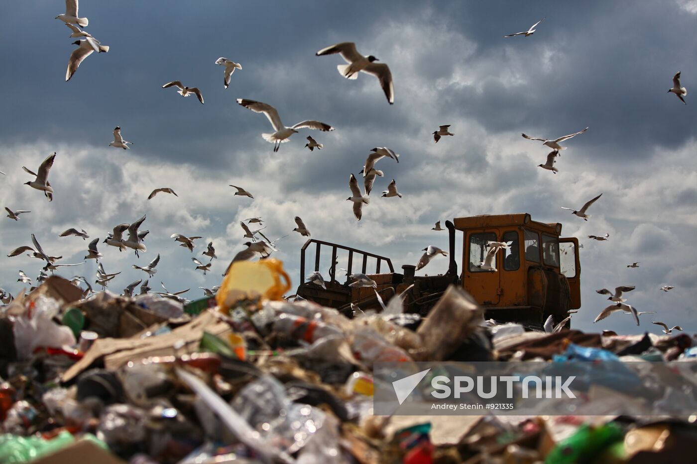 Inspecting solid waste landfills