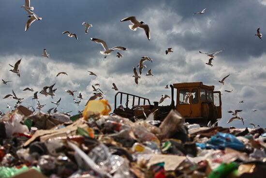 Inspecting solid waste landfills