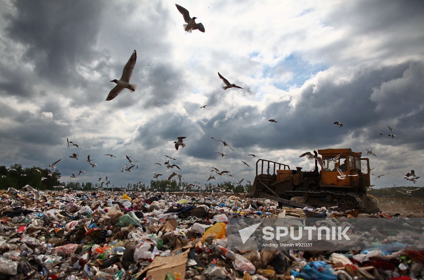 Inspecting solid waste landfills