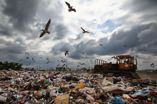 Inspecting solid waste landfills