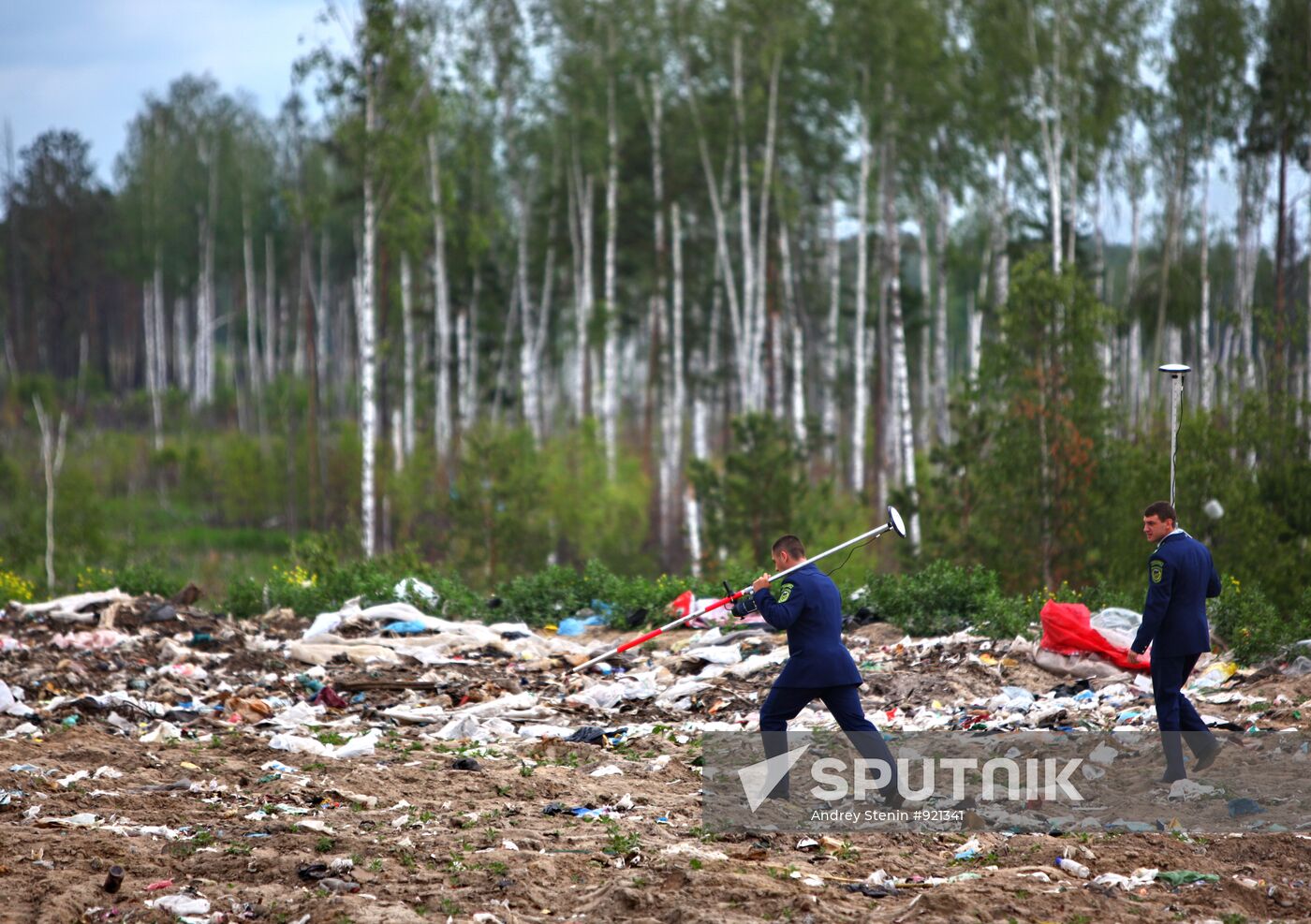Inspecting solid waste landfills