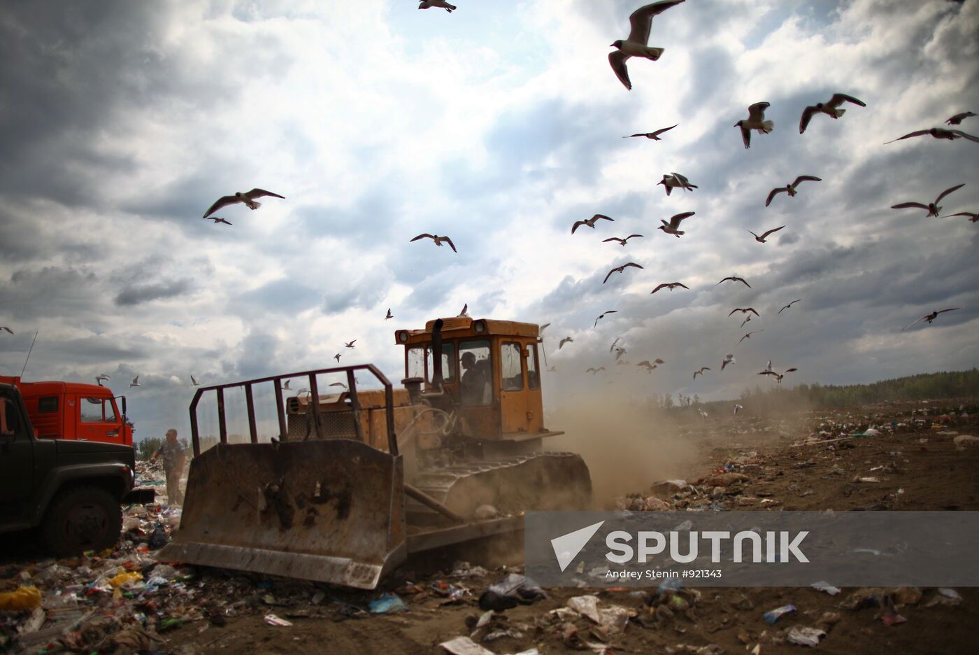 Inspecting solid waste landfills