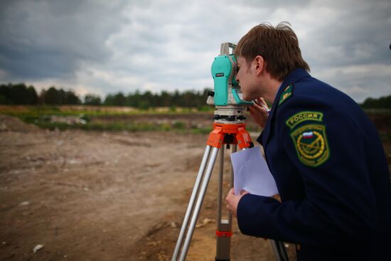 Inspecting solid waste landfills
