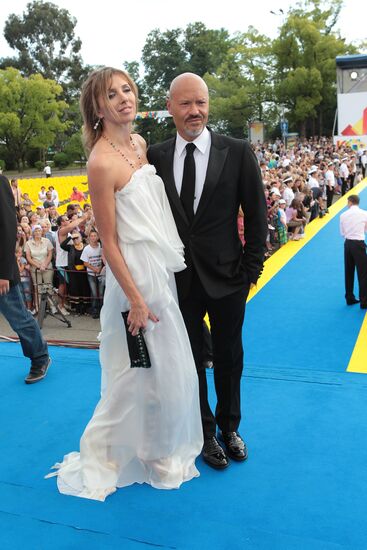 Fyodor Bondarchuk with his wife, Svetlana