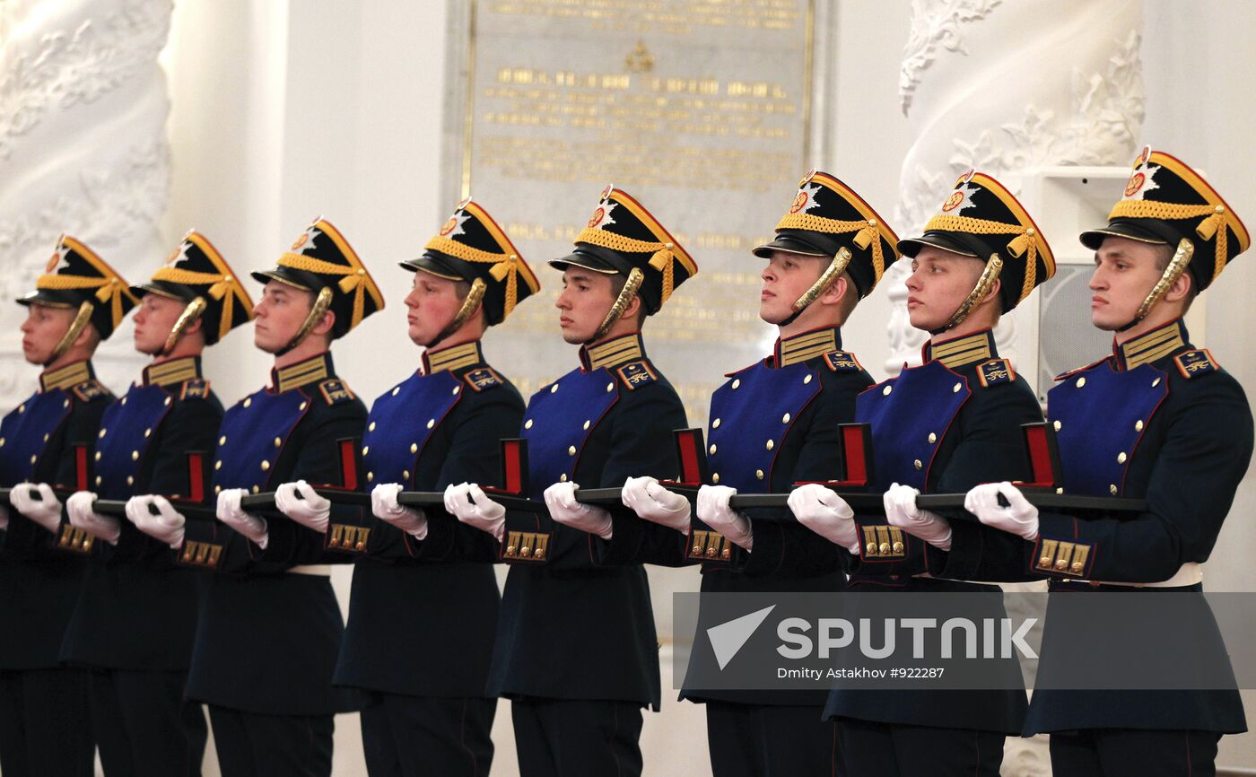 President Medvedev hands out state awards on Russia Day