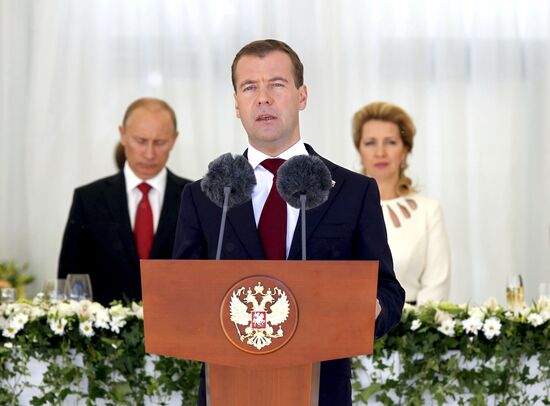 Dmitry Medvedev presents state awards on Russia Day
