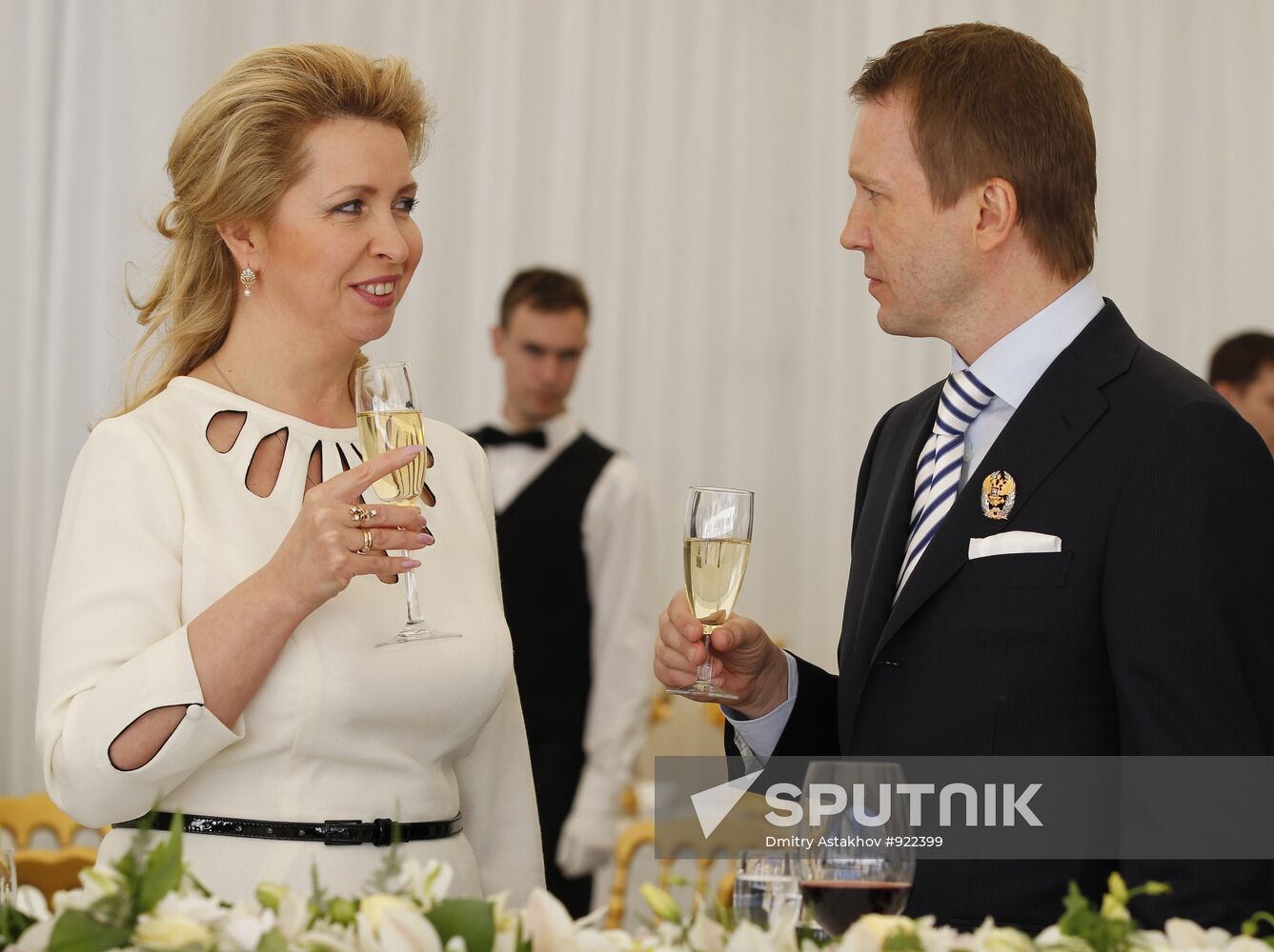 Dmitry Medvedev presents state awards on Russia Day