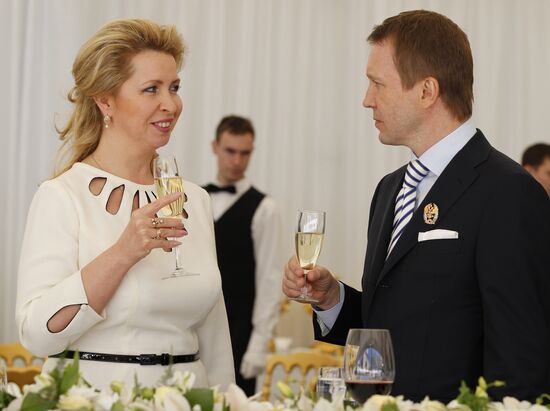 Dmitry Medvedev presents state awards on Russia Day