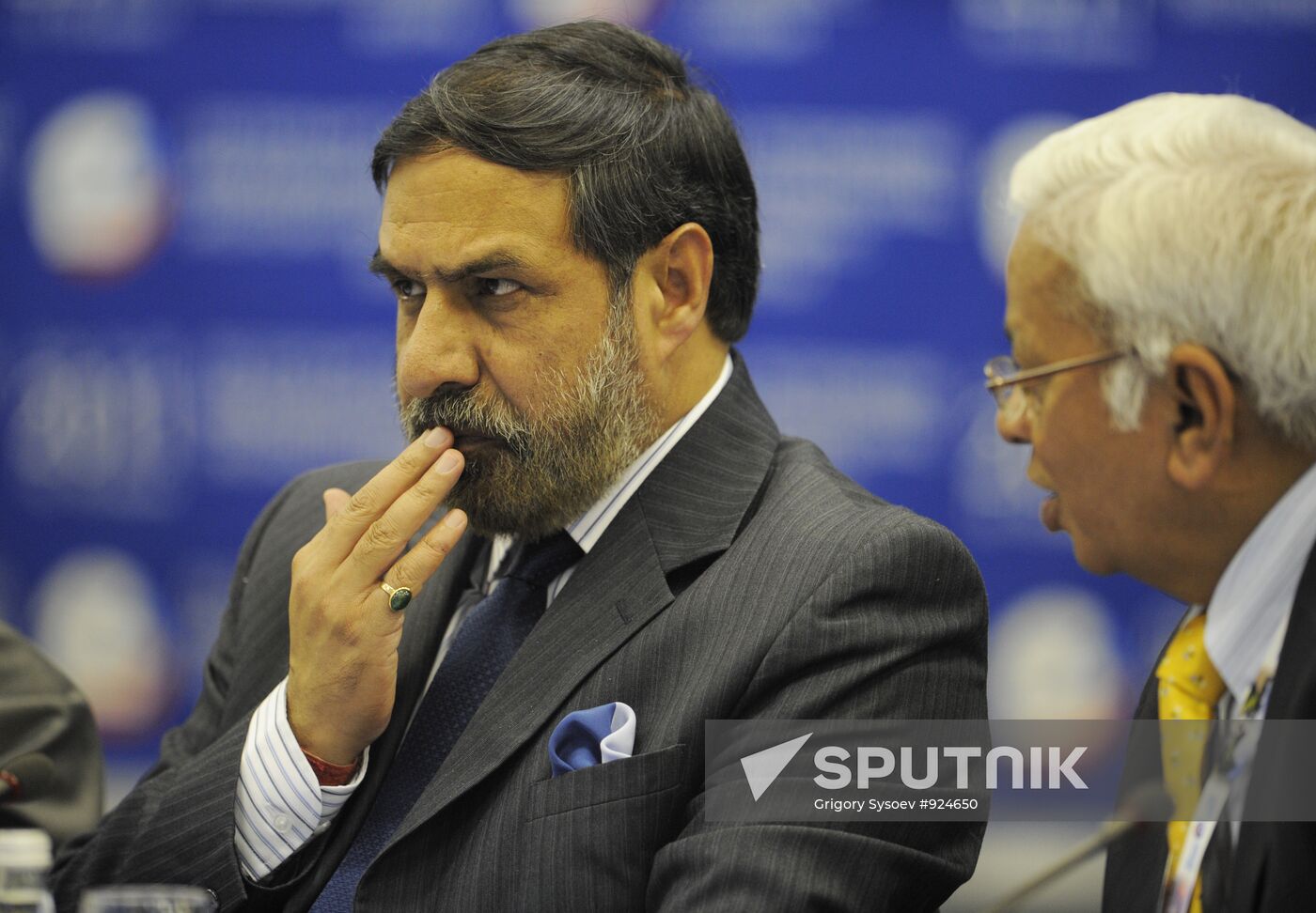 Anand Sharma and Balasubramanian Muthuraman