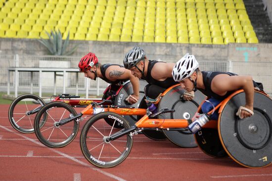 Russian national paralympic team trains in cross-country skiing
