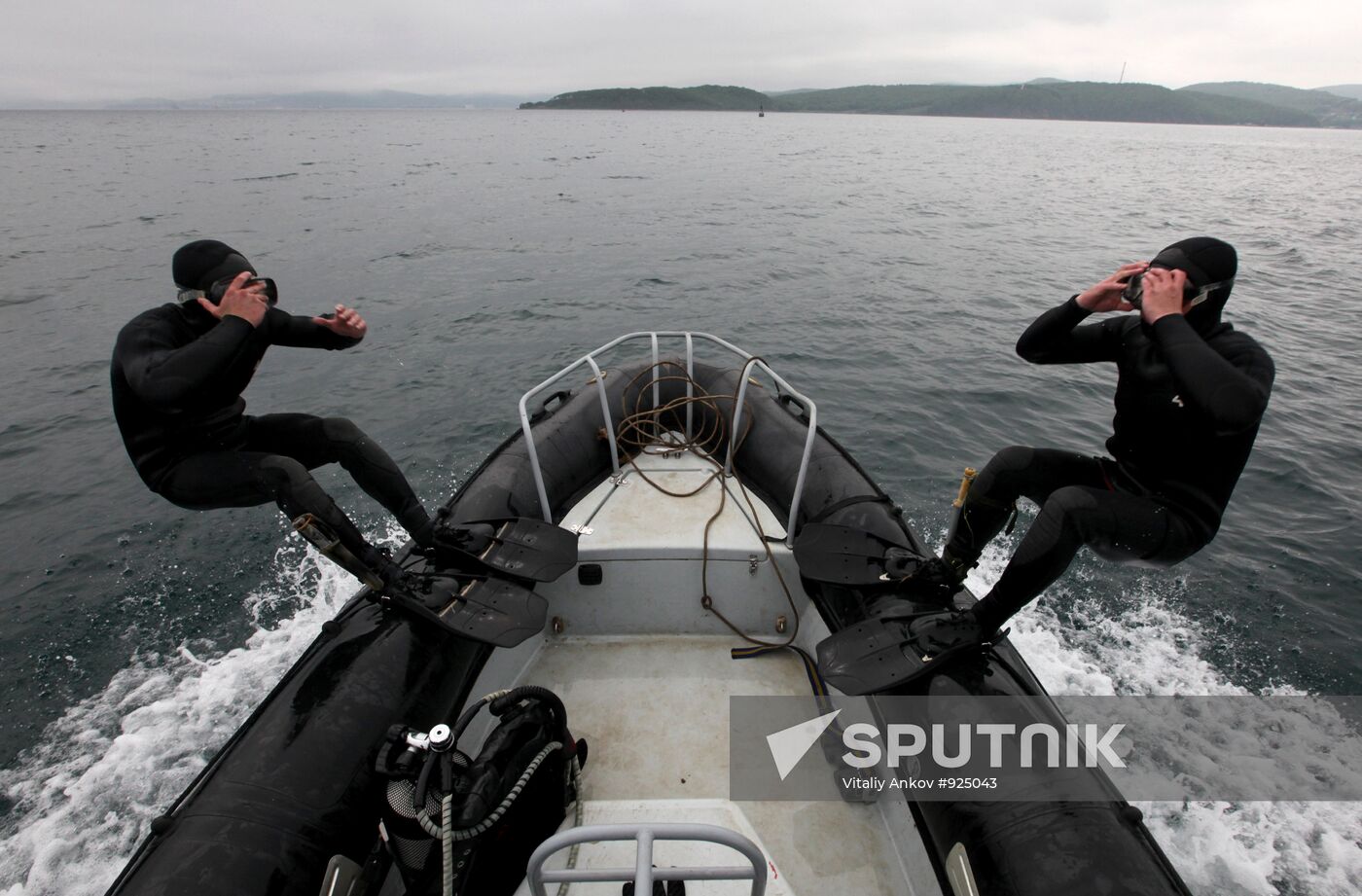 Teaching combat frogmen