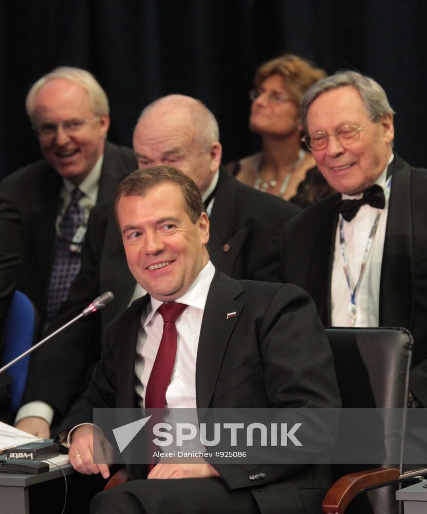 Dmitry Medvedev presents 2011 Global Energy awards