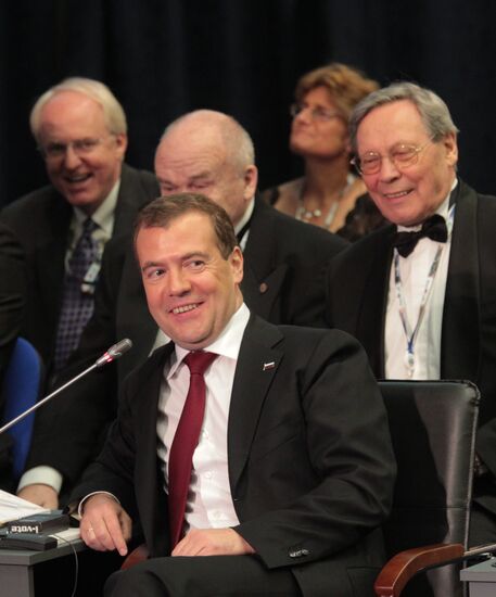 Dmitry Medvedev presents 2011 Global Energy awards