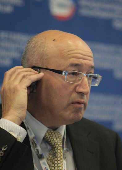 Dr. Elhanan Abramov