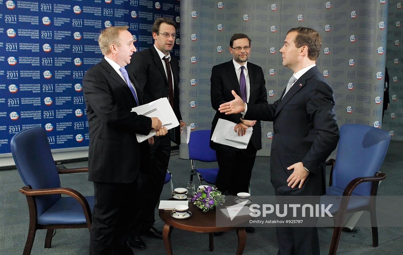 Dmitry Medvedev gives interview to The Financial Times