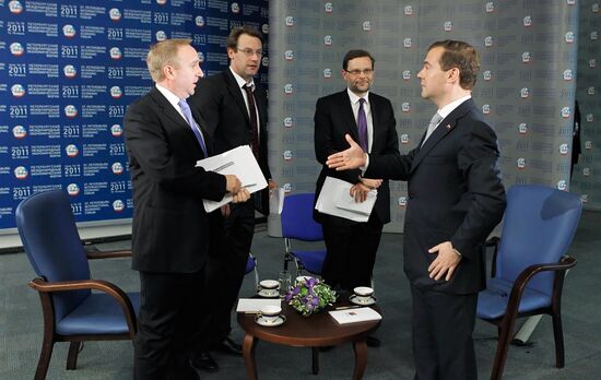 Dmitry Medvedev gives interview to The Financial Times