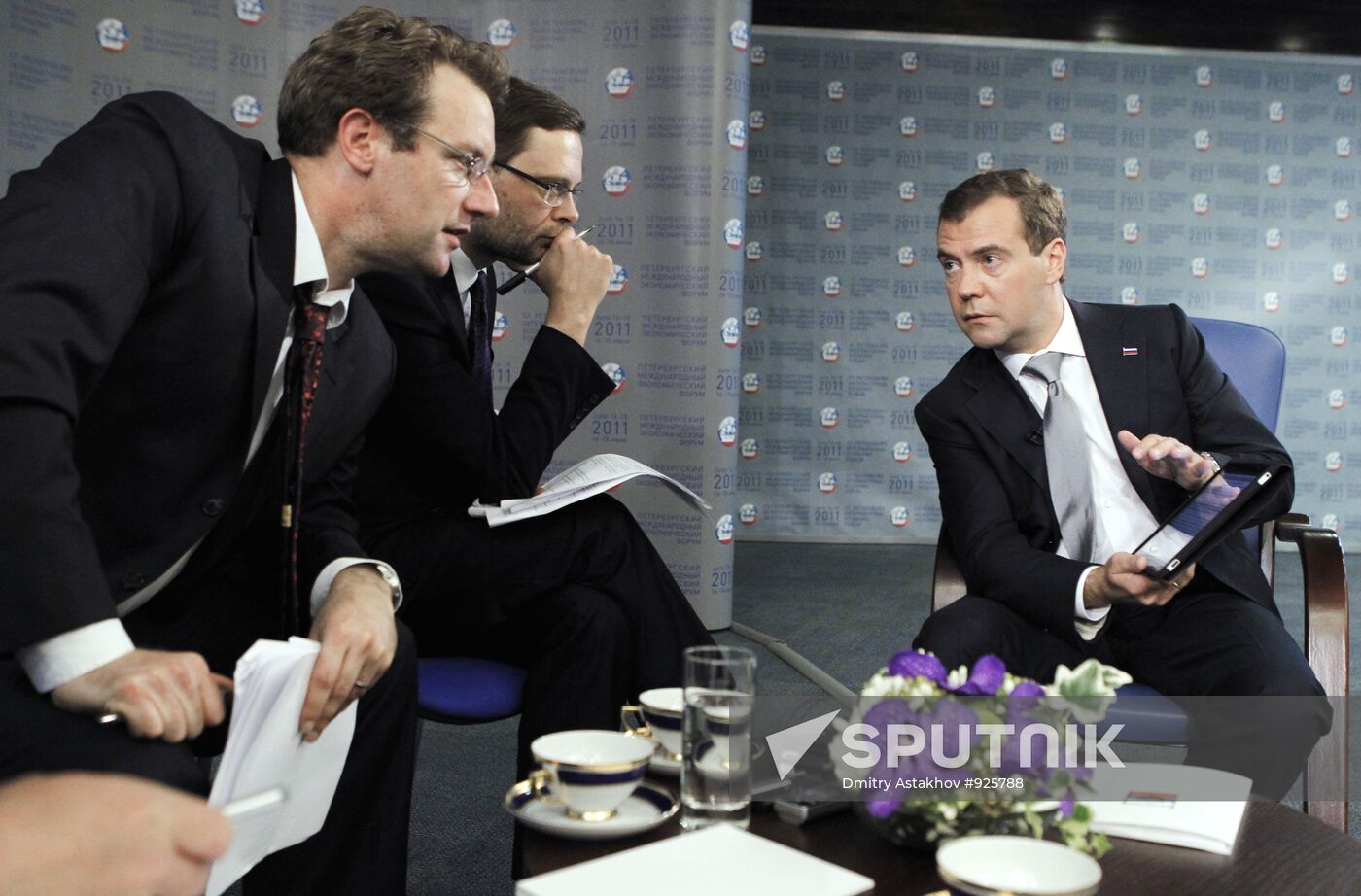 Dmitry Medvedev gives interview to The Financial Times