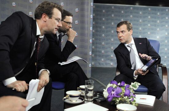 Dmitry Medvedev gives interview to The Financial Times