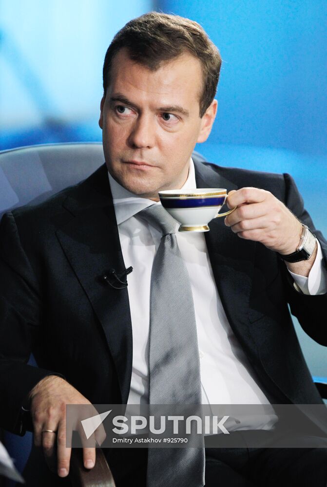 Dmitry Medvedev gives interview to The Financial Times