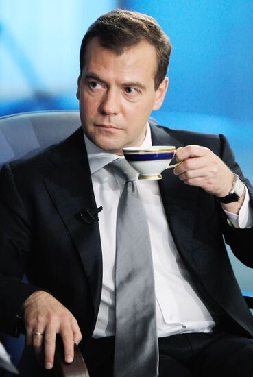 Dmitry Medvedev gives interview to The Financial Times