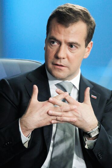 Dmitry Medvedev gives interview to The Financial Times