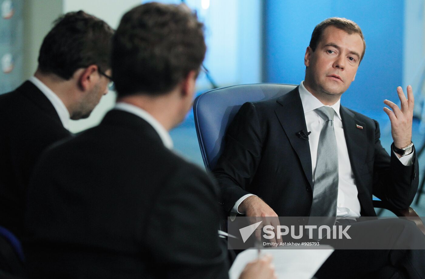 Dmitry Medvedev gives interview to The Financial Times