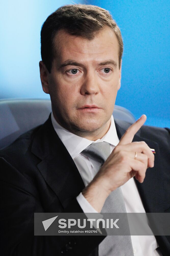 Dmitry Medvedev gives interview to The Financial Times