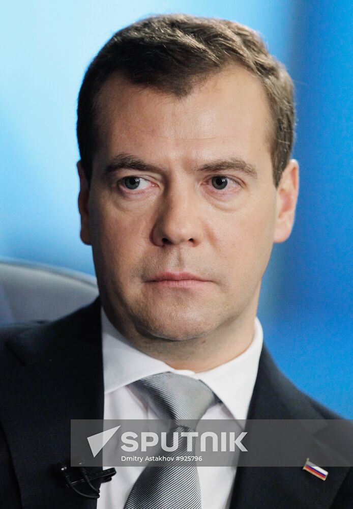 Dmitry Medvedev gives interview to The Financial Times