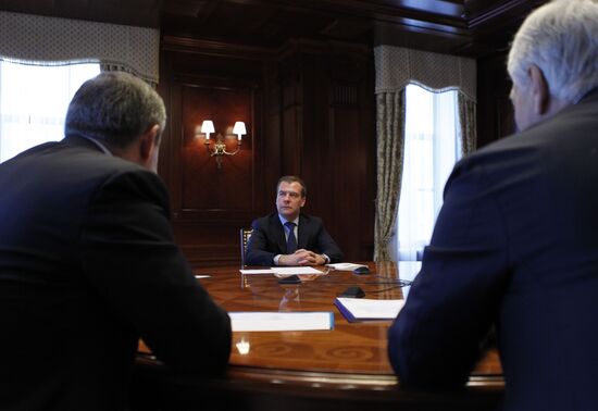 Dmitry Medvedev meets leaders of United Russia