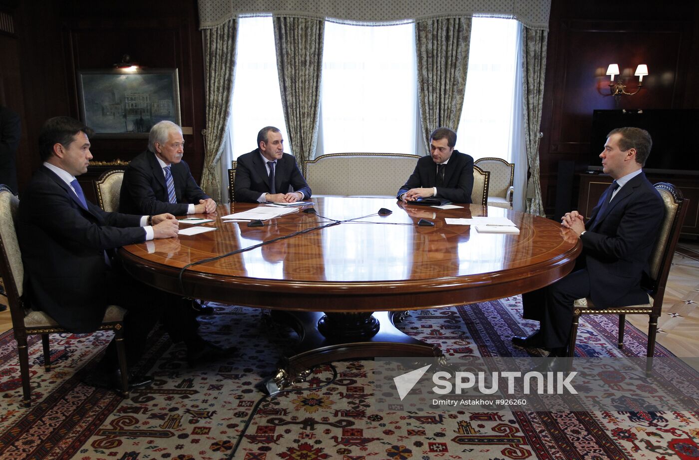 Dmitry Medvedev meets leaders of United Russia