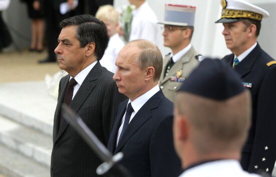 Vladimir Putin visits Paris