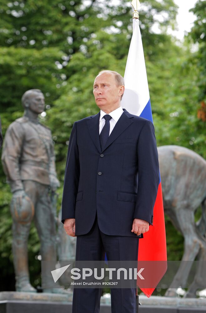 Vladimir Putin visits Paris