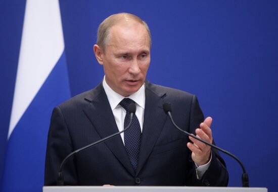 Vladimir Putin's visit to Paris