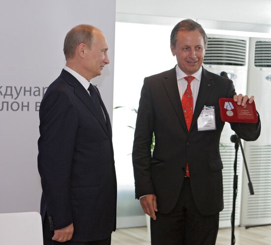 Vladimir Putin's visit to Paris