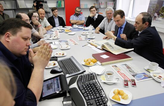President Medvedev visits Moscow News