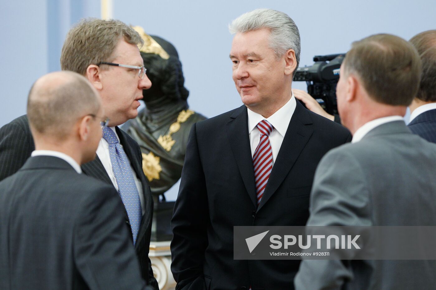 President Dmitry Medvedev holds meeting