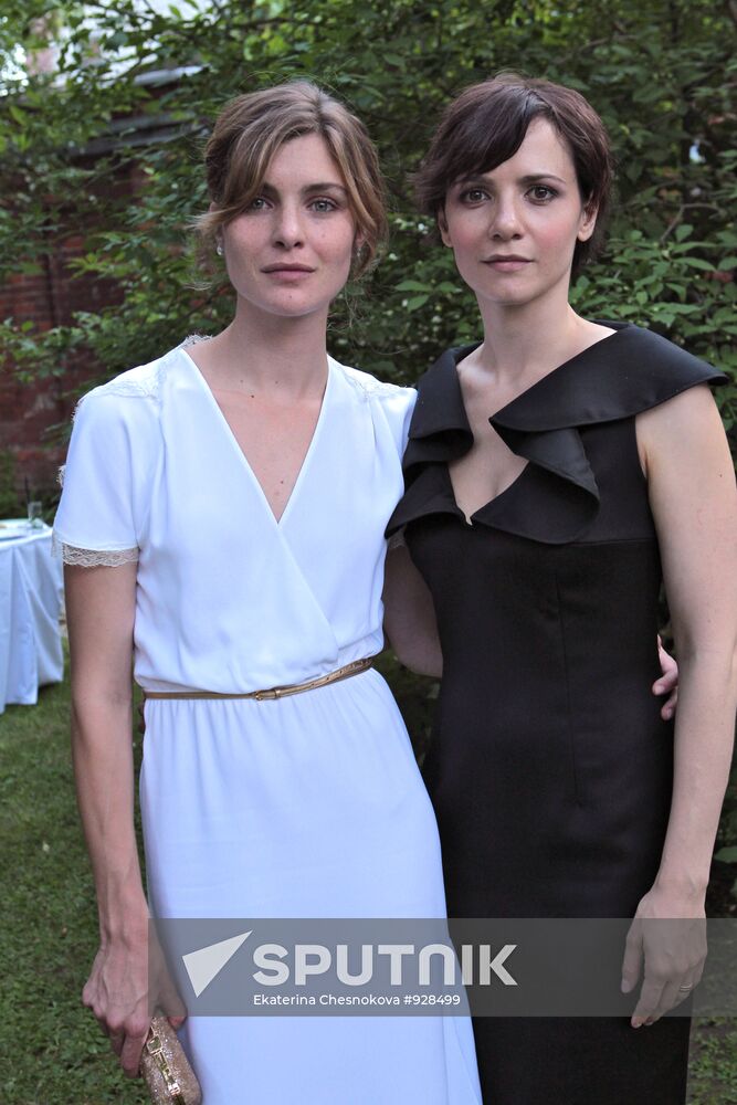 Vittoria Puccini and Camilla Filippi