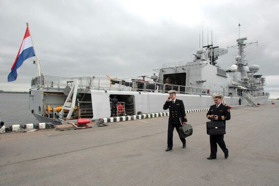 Preparations for Maritime Defense Show opening in St. Petersburg
