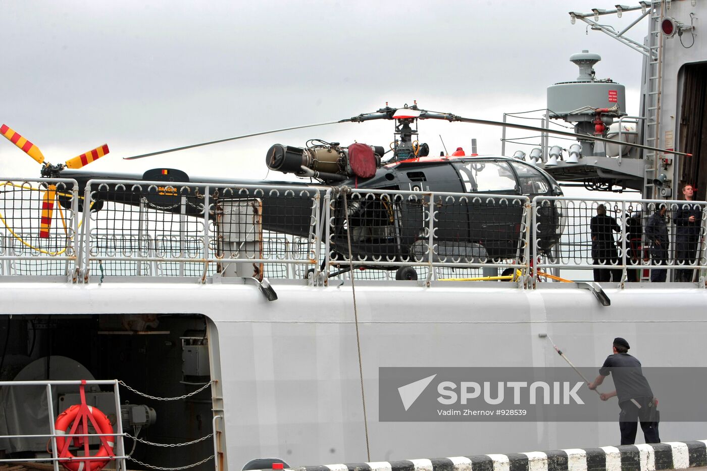 Preparations for Maritime Defense Show opening in St. Petersburg