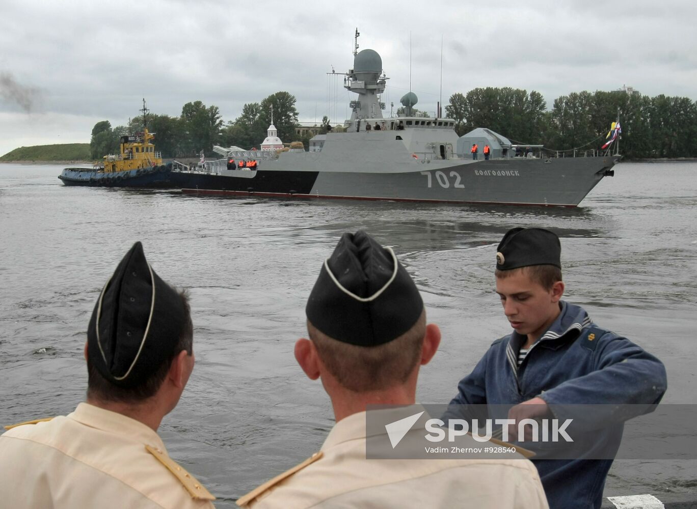Preparations for Maritime Defense Show opening in St. Petersburg